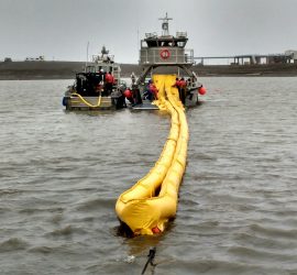 Spill Response Team training with a Hydro-Fire® water-cooled booming system for insitu burning tactics